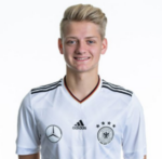 https://img.833zhibooo.com.cn/img/football/player/885db6bd0e1c1a3a3534f1c140cba769.jpg